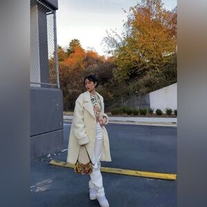 Danielle Guizio Sherpa coat in cream NWOT